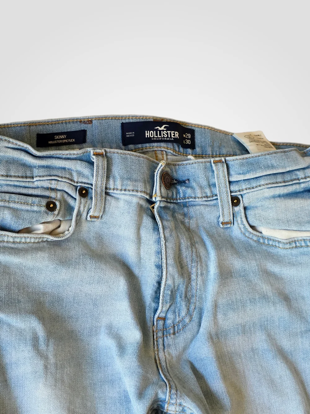 Hollister offers bundling